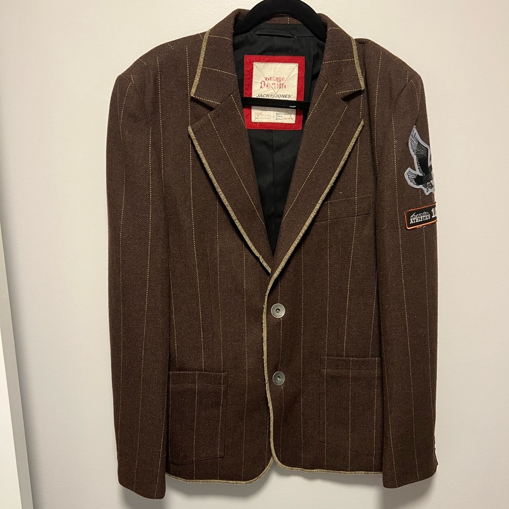 Great condition Jack and Jones blazer in extra large